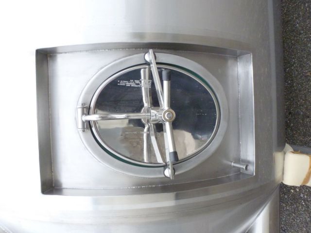 7 x 7,8 m³ AISI 304; CCT cuve de fermentation bière; échangeur thermique; isolées, 2 bar pression PED/CE