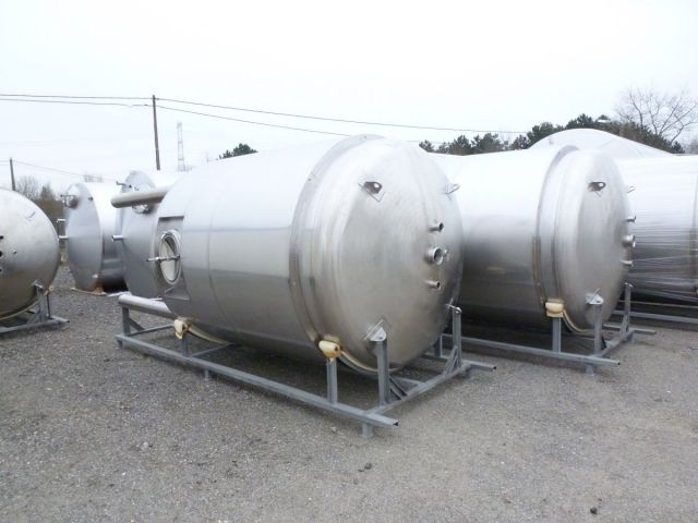 7 x 7,8 m³ AISI 304; CCT fermentatie tank; warmtewisselaar; geisoleerd; 2 bar werkdruk PED/CE