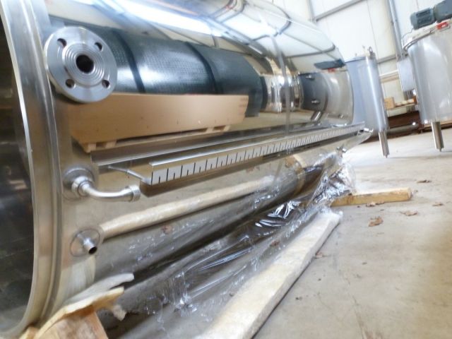 2 x 3,2 m³ AISI 304 BA finish; roestvrijstalen opslagtanks; geisoleerd; open kopkant