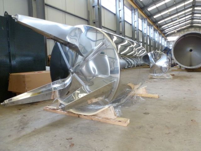 2 x 3,2 m³ AISI 304 BA finish; roestvrijstalen opslagtanks; geisoleerd; open kopkant