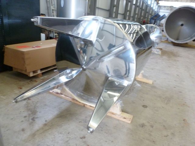 2 x 3,2 m³ AISI 304 BA finish; roestvrijstalen opslagtanks; geisoleerd; open kopkant