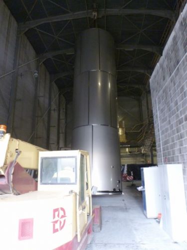 2 x 105 m³ AISI316L; RVS tanks; enkelwandig; vertikaal, vlakke bodem, warmtewisselaar