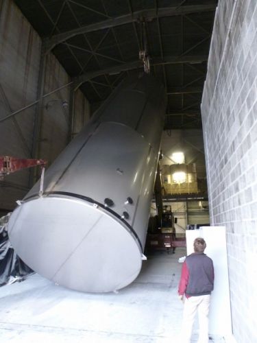 2 x 105 m³ AISI316L; RVS tanks; enkelwandig; vertikaal, vlakke bodem, warmtewisselaar
