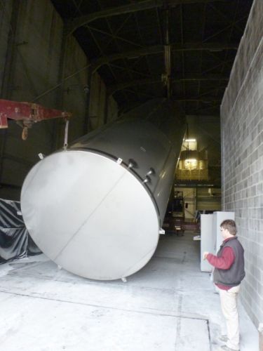 2 x 105 m³ AISI316L; RVS tanks; enkelwandig; vertikaal, vlakke bodem, warmtewisselaar