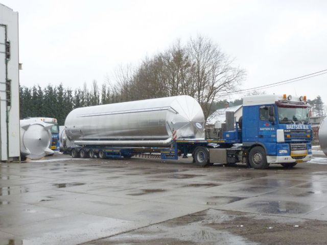 4 x 73m³ AISI316L; geisoleerd; vertikaal; sterk conisch op rok; warmtewisselaar