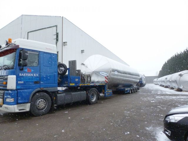 4 x 73m³ AISI316L; geisoleerd; vertikaal; sterk conisch op rok; warmtewisselaar