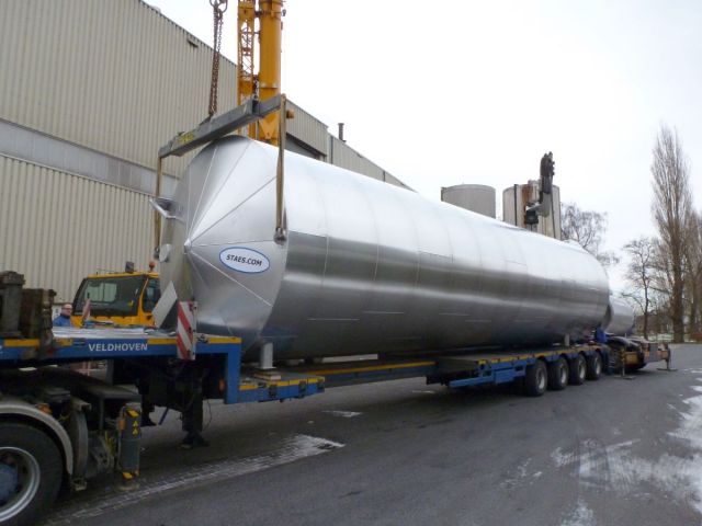 4 x 73m³ AISI316L; geisoleerd; vertikaal; sterk conisch op rok; warmtewisselaar