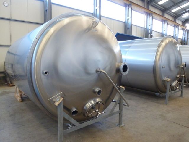 4 x 14m³ AISI304; BBT roestvrijstalen druktanks voor bier;  geisoleerd; vertikaal; warmtewisselaar