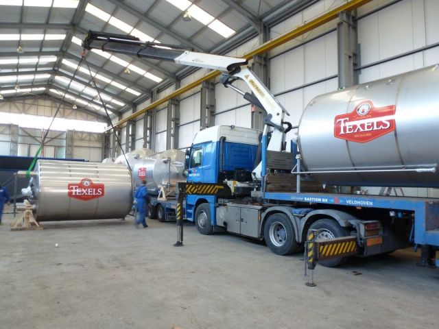 4 x 14m³ AISI304; BBT roestvrijstalen druktanks voor bier;  geisoleerd; vertikaal; warmtewisselaar