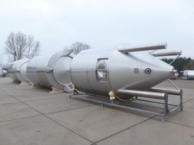 2 x 15m³ AISI304; roestvrijstalen koeltanks; enkelwandig; vertikaal; warmtewisselaar & 1 x 9m³ AISI304; CCT fermentatie tank; geisoleerd; vertikaal; 3 barg; warmtewisselaar