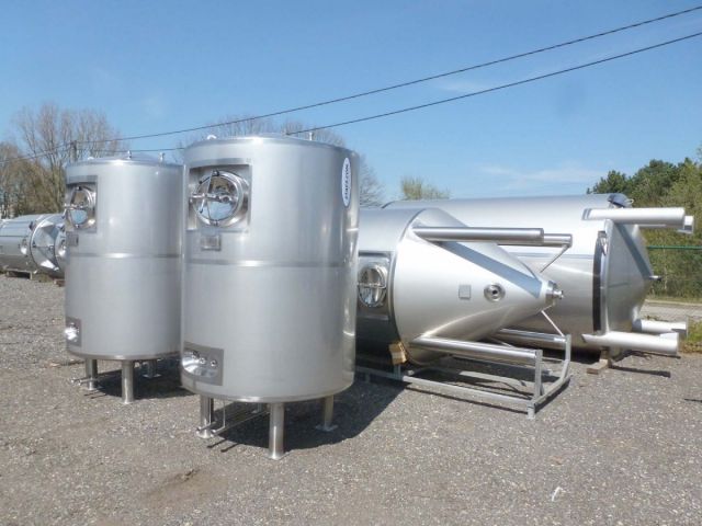 2 x 2.65m³ AISI304 BBT; warmtewisselaar; isolatie; 2bar druk op de binnentanks PED CE