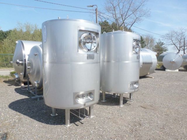 2 x 2.65m³ AISI304 BBT; warmtewisselaar; isolatie; 2bar druk op de binnentanks PED CE