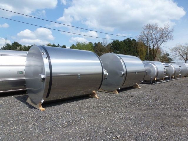 2 x 15.000L - 126 US bbl - 4.000 US gal AISI304; stainless-steel storage vessels; single jacket; vertical; flat bottom