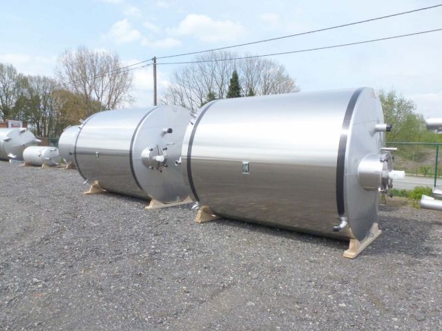 2 x 15m³ AISI304; enkelwandig; vertikaal; platte bodem