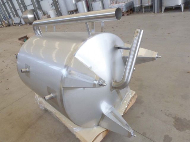 1 x 1.4m³ AISI304; roestvrijstalen opslagtank; enkelwandig; vertikaal; warmtewisselaar