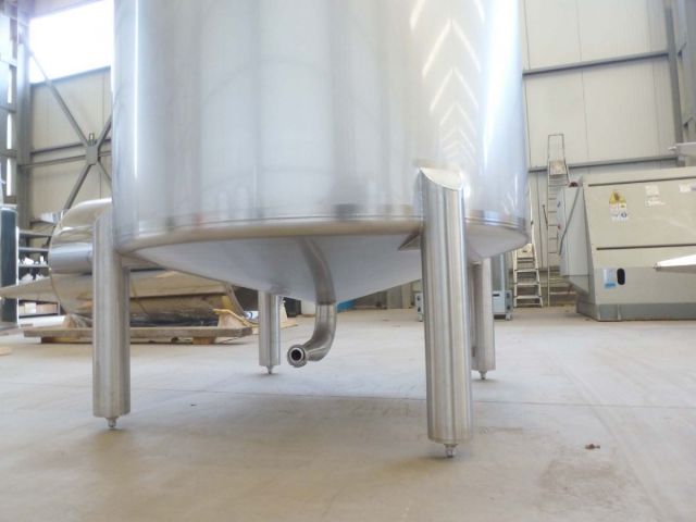 1 x 3.5m³ & 1 x 6.8m³ AISI316L; roestvrijstalen opslagtanks; enkelwandig, vertikaal
