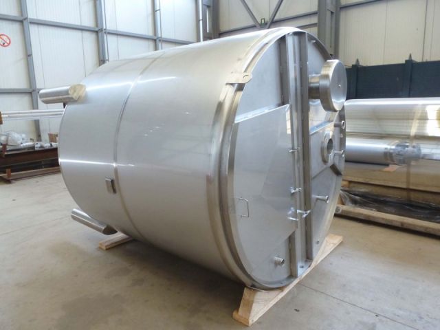 1 x 3.5m³ & 1 x 6.8m³ AISI316L; roestvrijstalen opslagtanks; enkelwandig, vertikaal