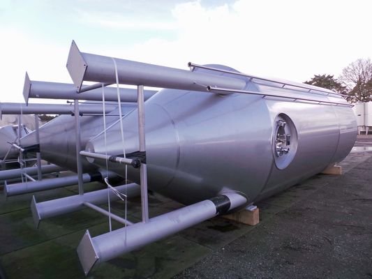 OR150994: 2 x 30m³ AISI304; geïsoleerde opslagtank; warmtewisselaar; verticaal
