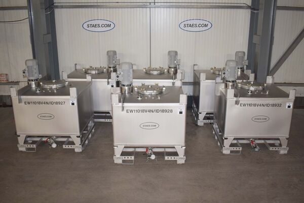 6 x new stainless steel AISI304L IBC containers fitted with an agitator