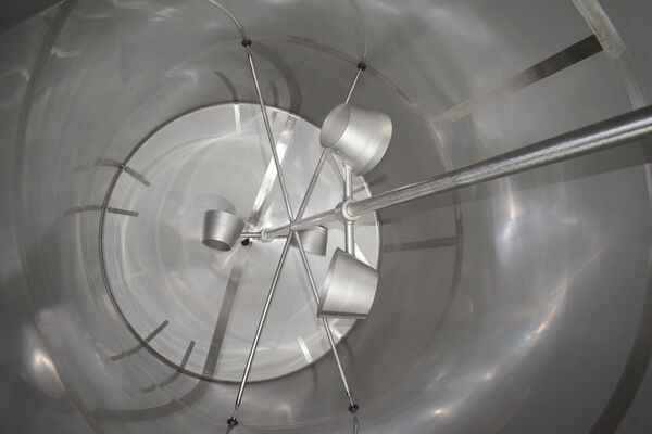 1 x New vertical stainless steel AISI304L mixing tank of 20,300L with conical bottom.