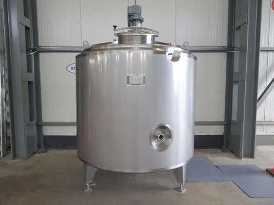 2 x New stainless steel AISI 316L 4,100L vertical mixing tanks. These tanks are equipped with a heat exchanger, insulation and agitator.