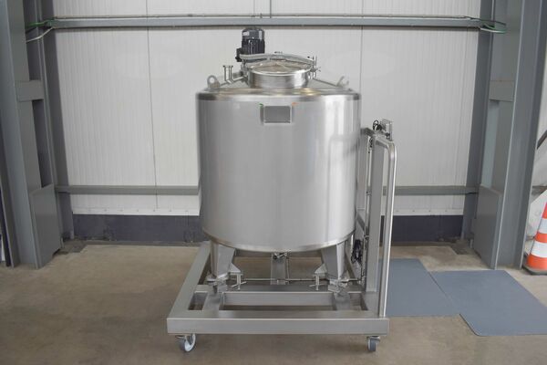 1 x Nieuwe roestvrijstalen verticale mengtank van 1000L  in AISI316L