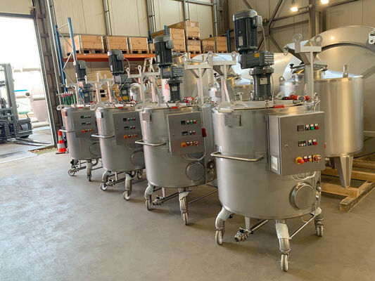 4 x New 600L stainless-steel AISI316L vertical mixing tanks.