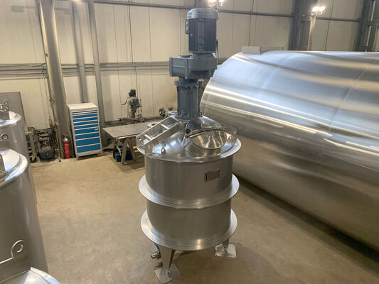 1 x New 1.750L stainless-steel AISI316L vertical mixing tank.