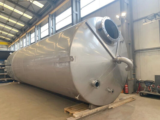 1 x verticaler gebrauchter Edelstahltank mit 95.000 l aus Edelstahl AISI 316L