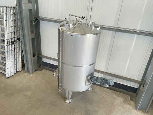 1 x Nieuwe roestvrijstalen verticale mengtank van 3.200L in AISI316L
