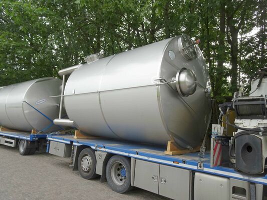 6 x New 30.000L stainless-steel AISI304L vertical storage tanks.