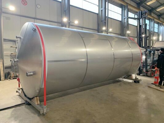 1 x Nieuwe roestvrijstalen verticale opslagtank van 26.000L in AISI316L