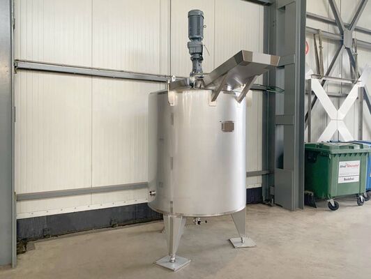 1 x Nieuwe roestvrijstalen verticale mengtank van 2.500L in AISI 316L