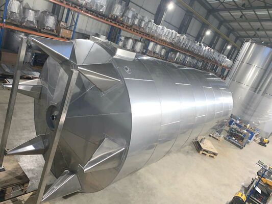 1 x Nieuwe roestvrijstalen verticale opslagtank van 50.000L in AISI304