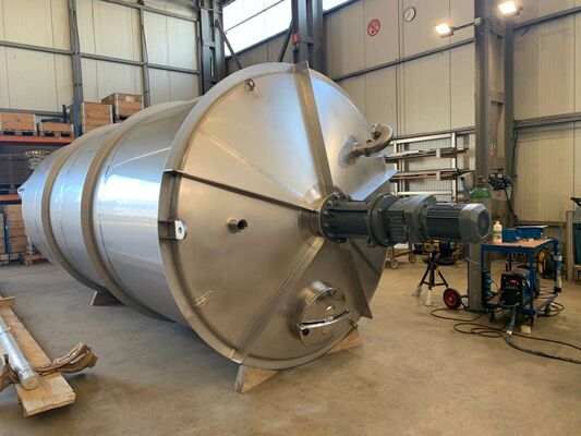 1 x New 26.000L stainless-steel AISI316L vertical mixing tank.