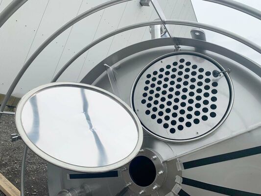 1 x Nieuwe roestvrijstalen verticale mengtank van 15.300L in AISI304L