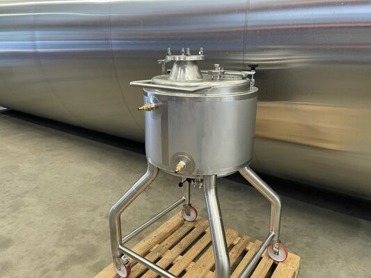 1 x Nieuwe roestvrijstalen verticale mengtank van 150L in AISI316L