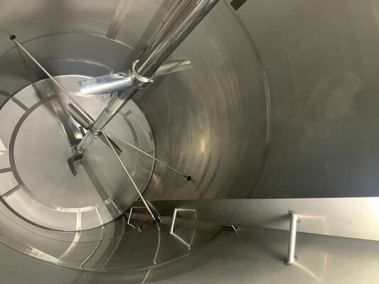 1 x Nieuwe roestvrijstalen verticale mengtank van 20.300L in AISI304L