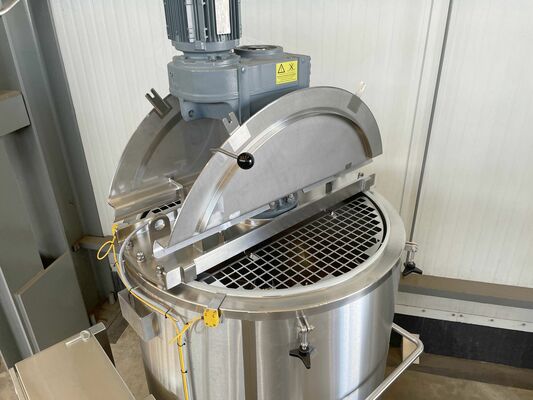 2 x Nieuwe roestvrijstalen verticale mengtanks van 750L in AISI316L