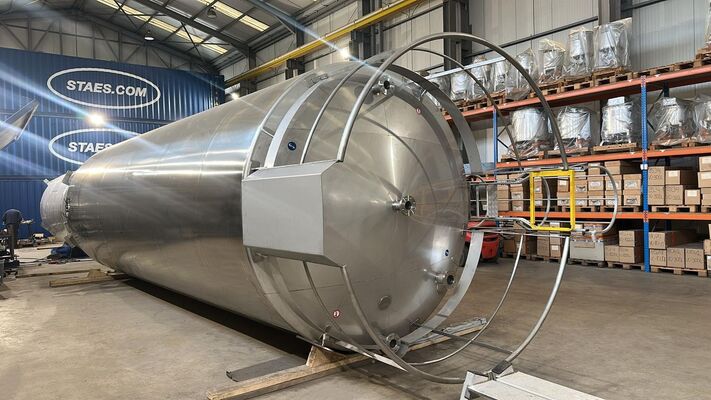 1 x Nouvelle cuve de stockage verticale en acier inoxydable AISI304L de 60.000L