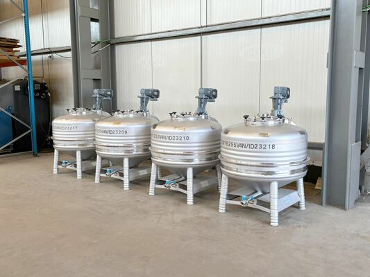 4 x Neuer vertikaler 850L Edelstahl-Mischbehälter aus AISI304L