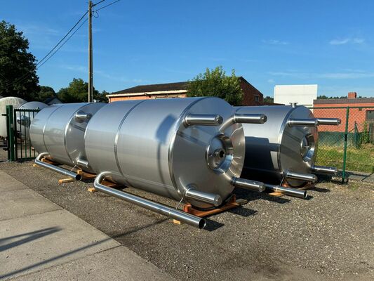 4 x Cuves de stockage verticales neuves de 6 000 litres en acier inoxydable AISI 316L.