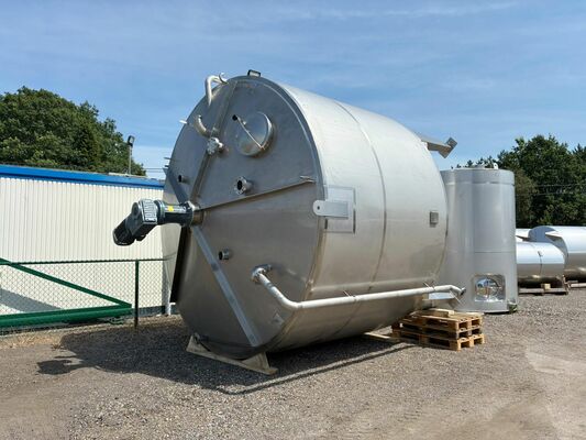 1 x stainless-steel second hand vertical mixing tank of 30.000L in stainless-steel AISI 304L.