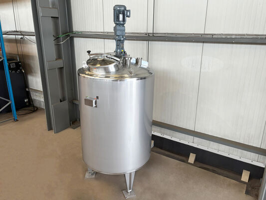 1 x Nouvelle cuve de mélange verticale isolée de 1.500 L en acier inoxydable AISI 316L