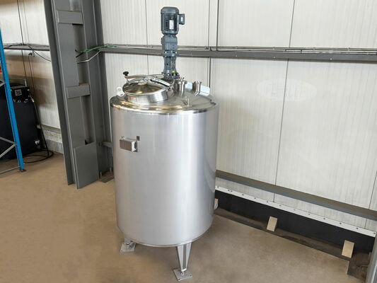 1 x Nouvelle cuve de mélange verticale isolée de 1.500 L en acier inoxydable AISI 316L