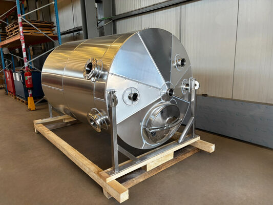 1 x Nieuwe 3.200 L geïsoleerde opslagtank in RVS AISI 316L