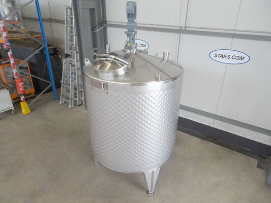 2 x Nieuwe Roestvrijstalen AISI 316L verticale mengtanks van 3.300L.