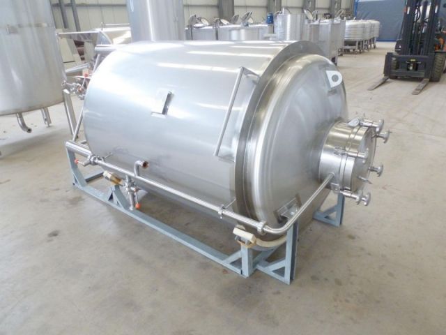 1 x 1.950L - 16 US bbl - 515 US gal  AISI304; heat-exchanger; insulation; vertical; conical