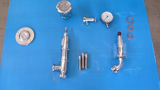 1 x 1.950L - 16 US bbl - 515 US gal  AISI304; heat-exchanger; insulation; vertical; conical