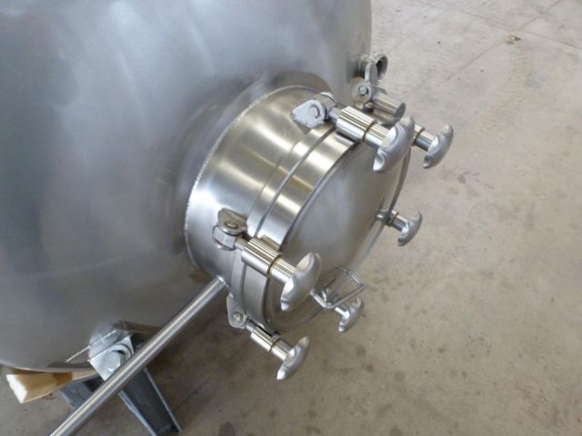 1 x 1.950L - 16 US bbl - 515 US gal  AISI304; heat-exchanger; insulation; vertical; conical